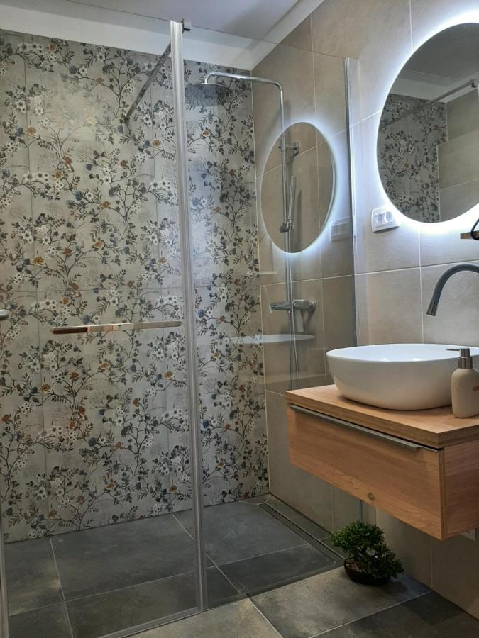 Qr Apartment For Family, Couples, And Friends Stay In リエカ エクステリア 写真