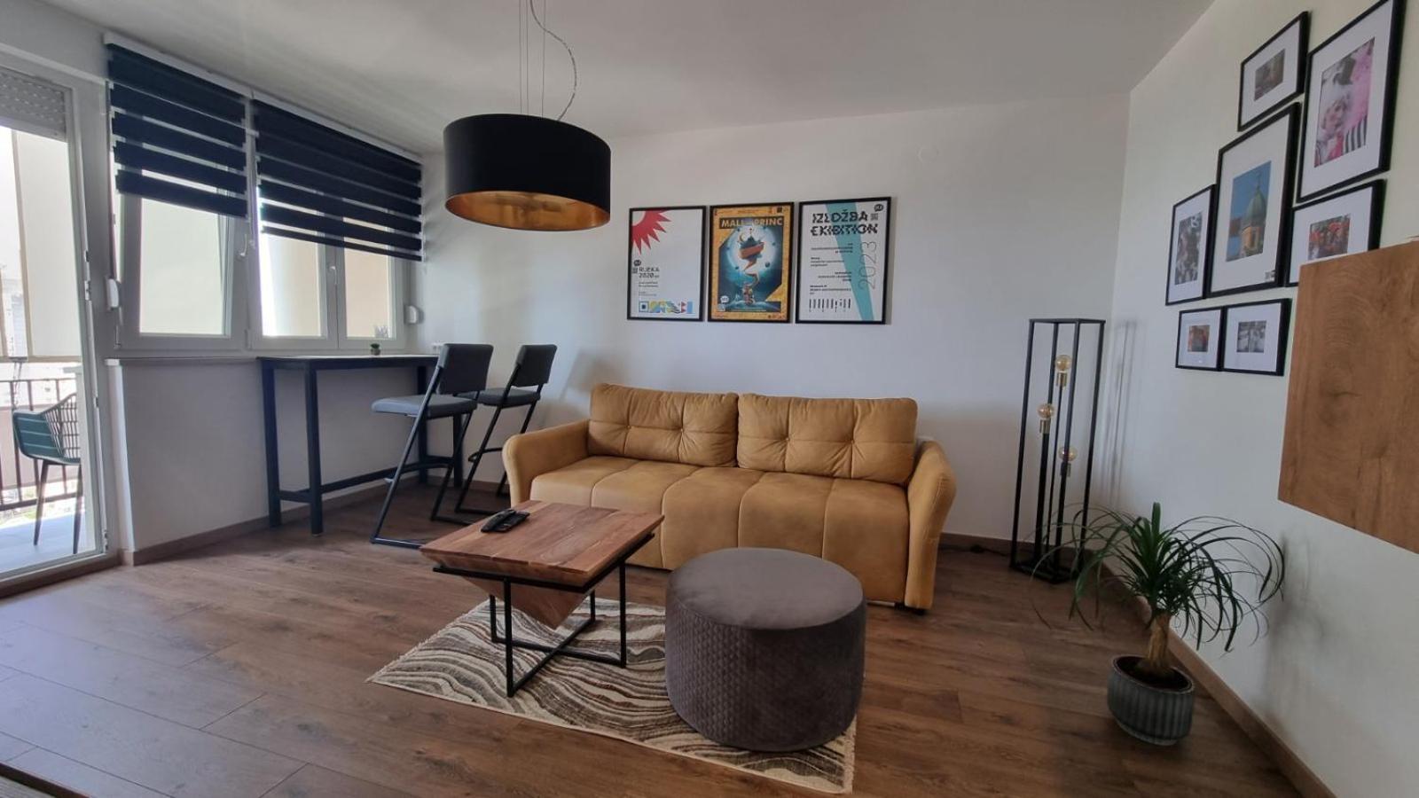 Qr Apartment For Family, Couples, And Friends Stay In リエカ エクステリア 写真
